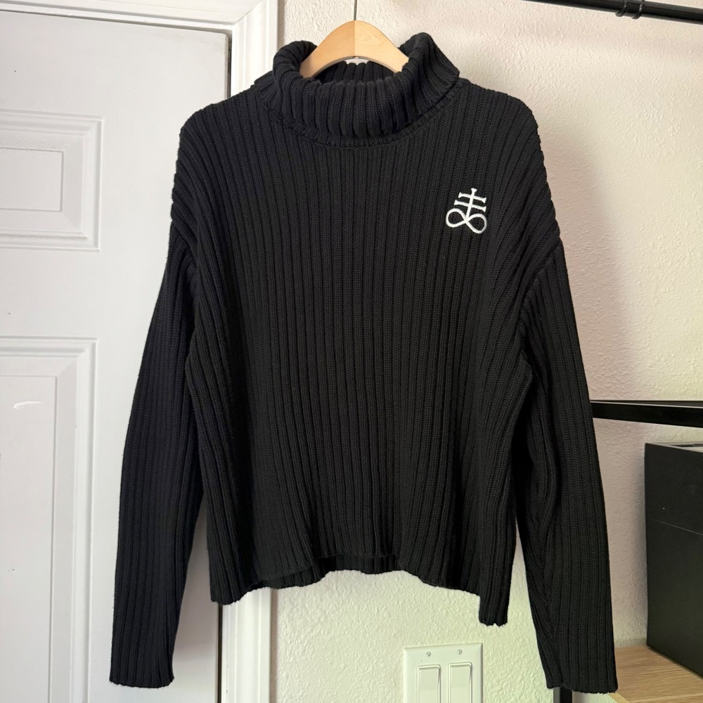 DISTURBIA black turtleneck chunky rib ribbed embroidered pullover sweater